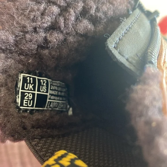 Dr. Martens lines Chelsea boot - Picture 4 of 6